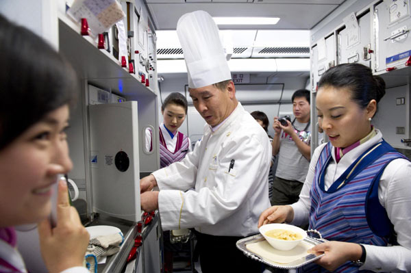 China Southern Airlines has opened an air route from South China's Guangzhou city to London, with its maiden flight arriving in London on Wednesday. China Southern Airlines opens direct flight from Guangzhou to London
