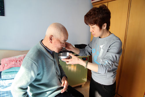 孔曉萍20年侍奉患病公婆無怨無悔