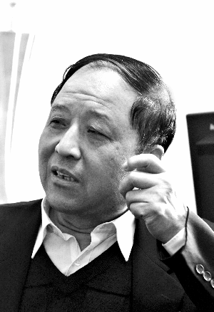 人大常委披露領(lǐng)導(dǎo)視察時(shí)前呼后擁者系警察化裝