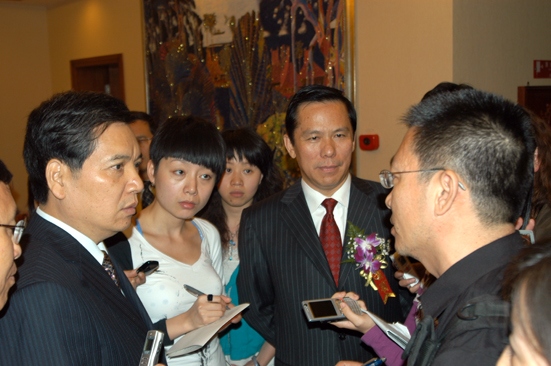 東航與云南省政府簽訂《戰略合作協議》金孔雀將重新飛上藍天