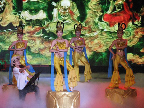 12名選手入圍漢語(yǔ)橋決賽第二場(chǎng)[組圖]