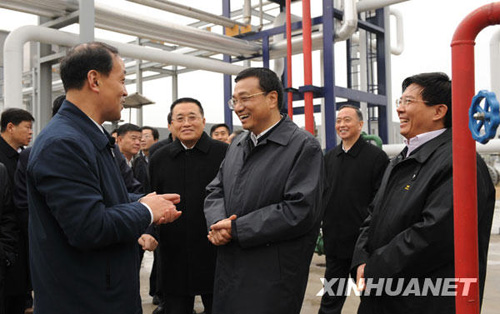 李克強(qiáng)在安徽考察時(shí)強(qiáng)調(diào)鞏固經(jīng)濟(jì)回升基礎(chǔ)