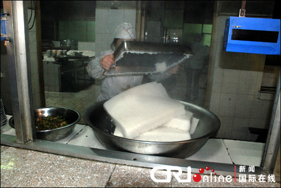 志愿者在山里學校的晚餐（組圖）