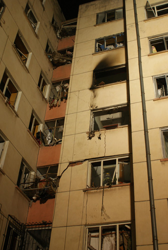 哈爾濱一居民樓燃?xì)獗?樓板坍塌3人受傷