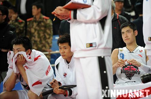 CBA：廣東新疆廣廈率先晉級(jí) 上海客場(chǎng)勝遼寧