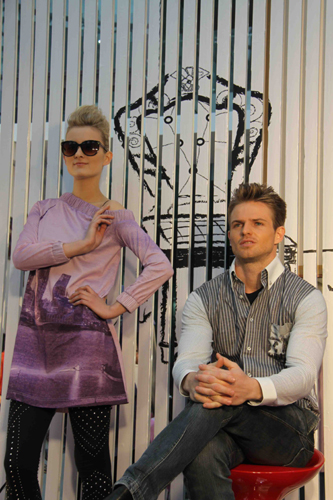 海外“郎才女貌”模特助興第十三屆海博會