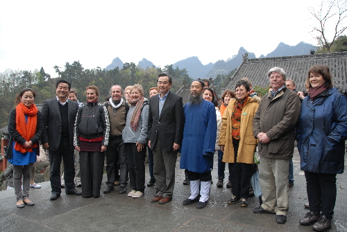 “藍眼睛”看武當