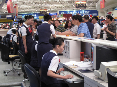 急難時(shí)刻顯身手 云南地服展風(fēng)采