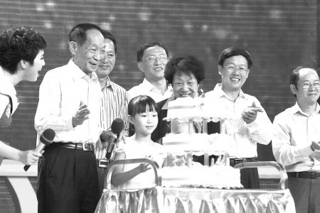 袁隆平:90歲時實現畝產1000公斤