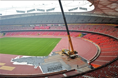 鳥巢奧運主火炬塔正式開拆 不影響鳥巢國慶游(圖)