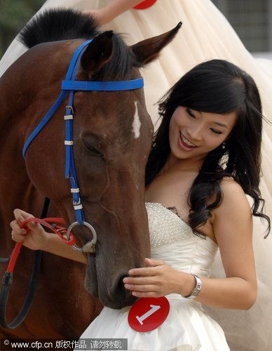 中國模特收入大揭秘 頂級車模每分鐘賺10元(圖)