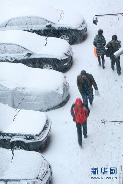 我國北方多個城市遭受暴雪襲擊(圖)