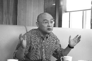 主持《非誠勿擾》孟非落病根:吃飯也舉手表同意