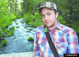 登山客打盹醒后發現與熊臉對臉“親密接觸”