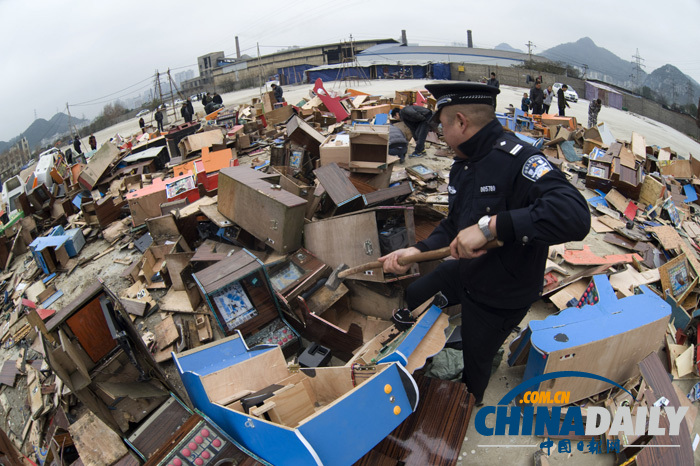 全國各地警方開展集中銷毀賭博機行動（組圖）