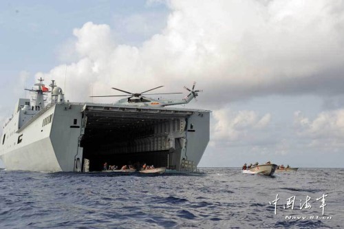南海艦隊立體奪島：陸戰隊機降成功