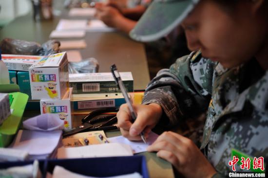 維C銀翹片在港遭預(yù)警 藥品市場監(jiān)管再遭質(zhì)疑