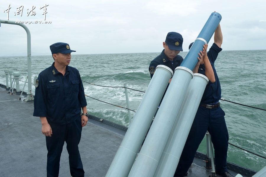 南海艦隊十余艘艦艇海上集訓 實彈射擊火力兇猛