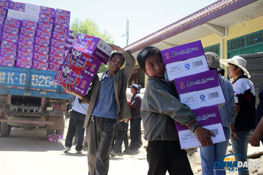 甘肅岷縣：震后救援工作有序進行 遇難者陸續下葬