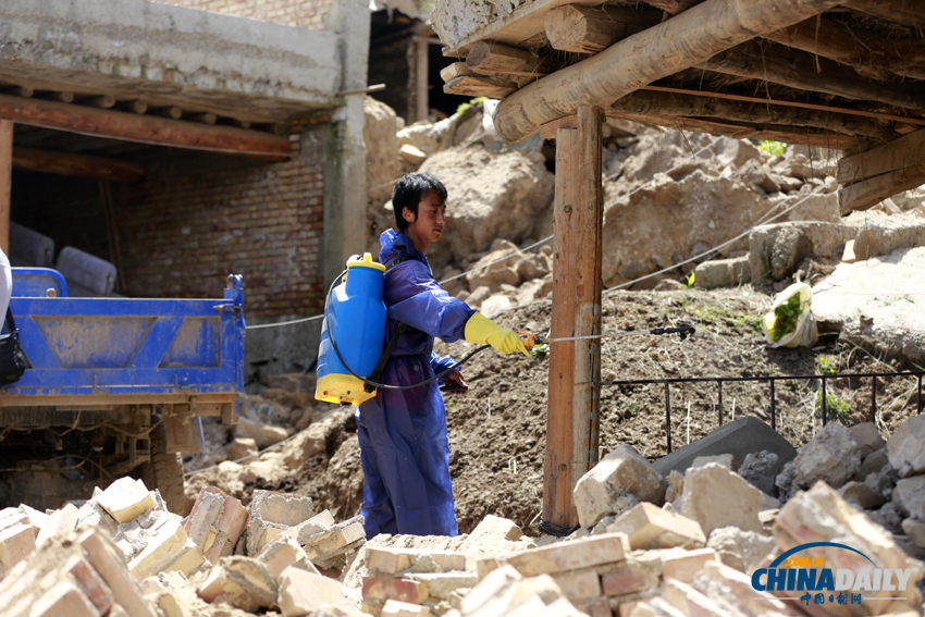 甘肅岷縣：震后救援工作有序進行 遇難者陸續下葬