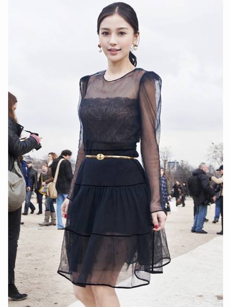 當紅混血女星美貌氣質大PK