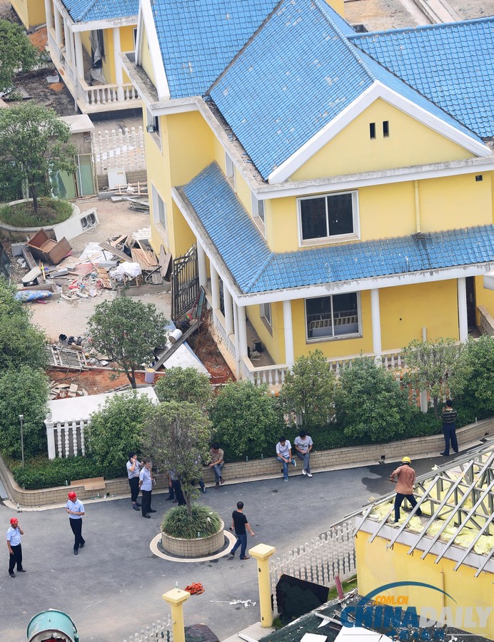 湖南衡陽樓頂25棟違建別墅開拆