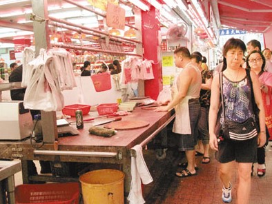 強(qiáng)臺風(fēng)“天兔”襲港 港府啟動(dòng)二級應(yīng)變措施