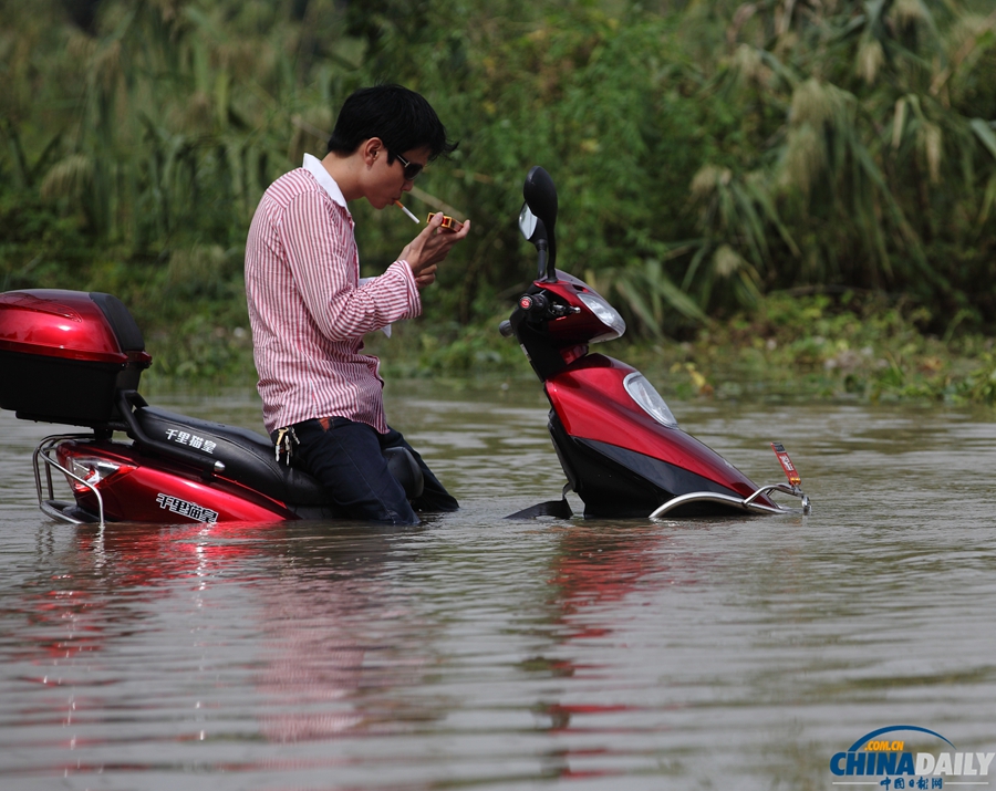 浙江桐鄉(xiāng)：臺(tái)風(fēng)“菲特”過(guò)境 水災(zāi)嚴(yán)重