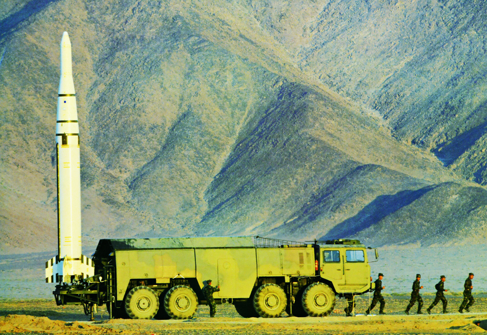 東風15C鉆地武器首次曝光 地下掩體瞬間粉碎