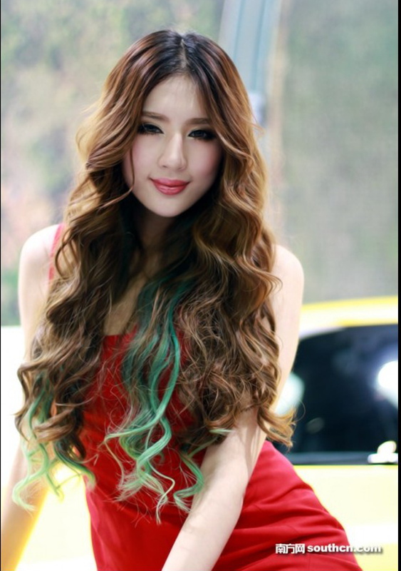 2013年深港澳國(guó)際車展美女車模