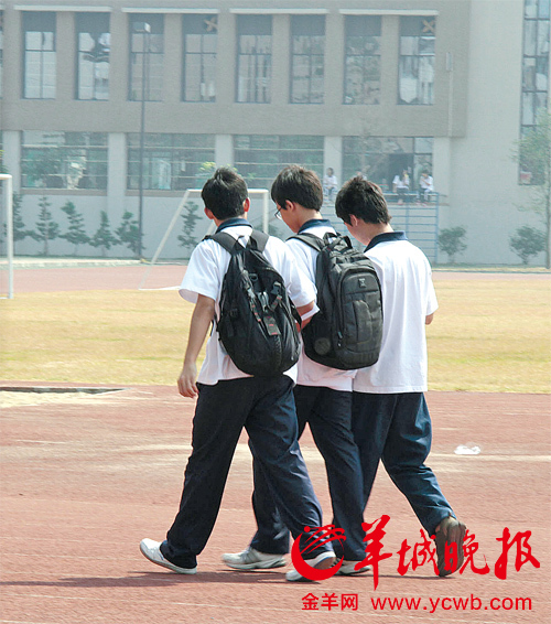 東莞部分中學瘋狂補課 市教育局：是學生自發自習