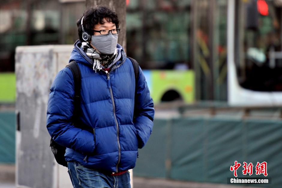 中國(guó)多地大風(fēng)降溫 京城迎入冬最冷一天