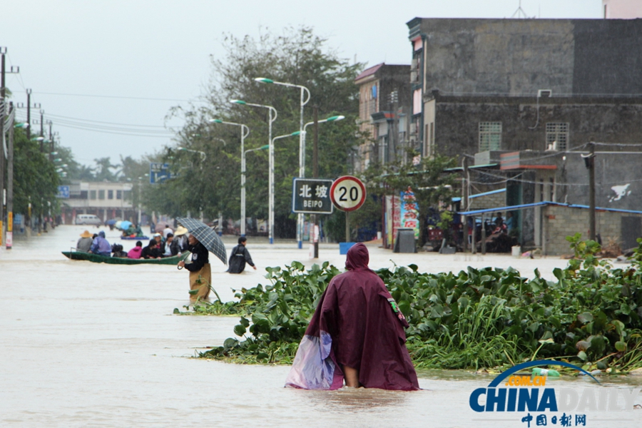 海南萬寧：普降暴雨緊急轉移民眾