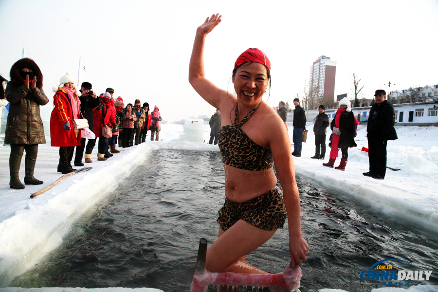 廣西冬泳愛好者黑龍江挑戰嚴寒