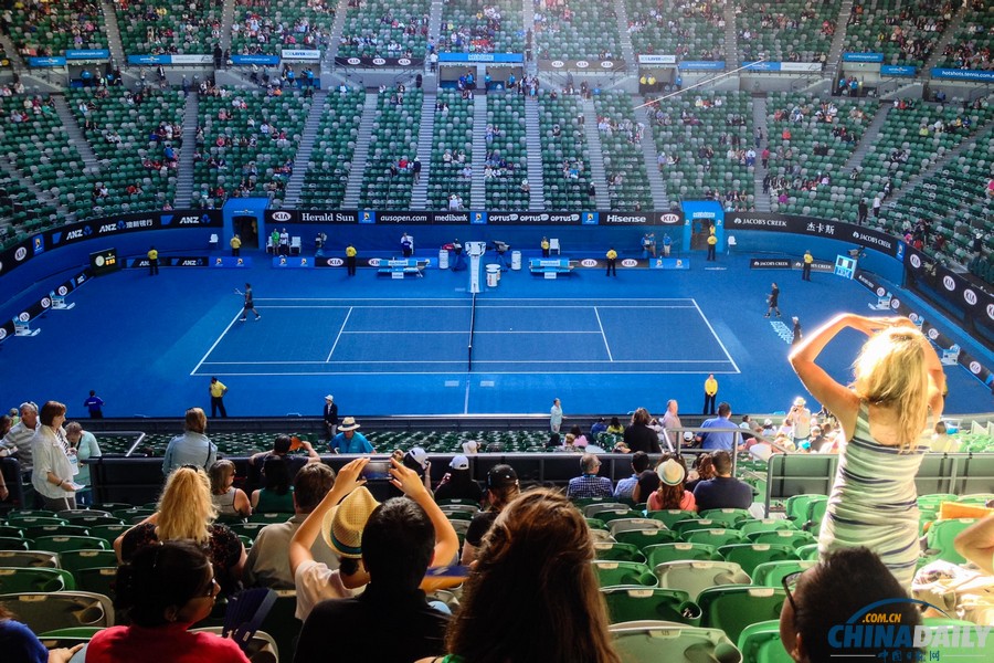 直擊澳網(wǎng)女單決賽 場外球迷為李娜助威