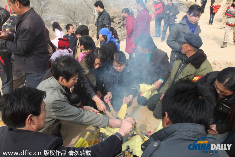 陜北社火人山人海