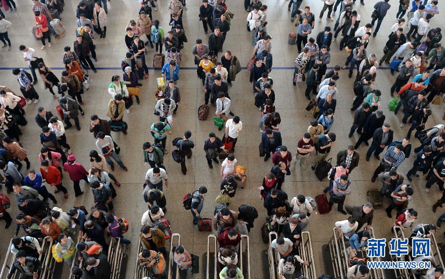 各地迎來(lái)清明小長(zhǎng)假返程客流高峰