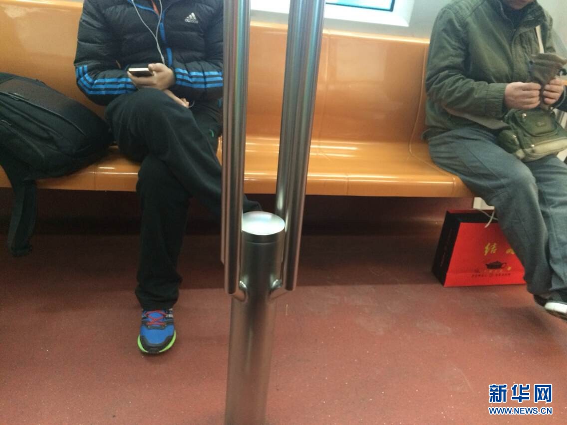 北京地鐵漲價后首個工作日(圖)