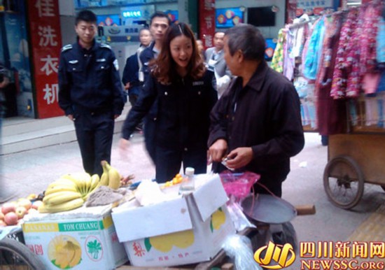 四川安岳女神城管熊朝蓉生活照曝光