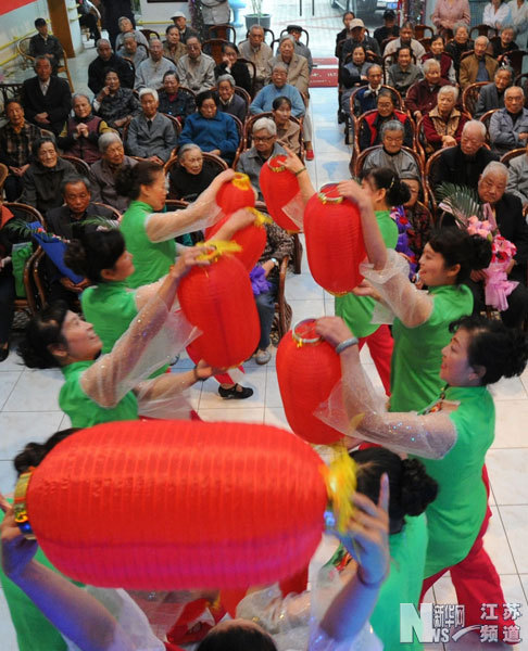 蘇州舉行“重陽重情尊老敬老”活動