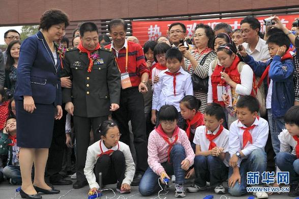 “圓夢九天”航天展覽在滬開幕