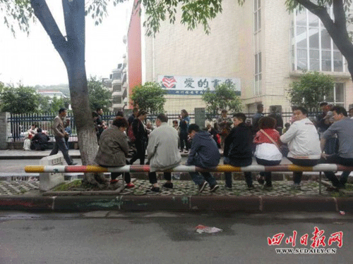 四川日報記者直擊雅安震區現場