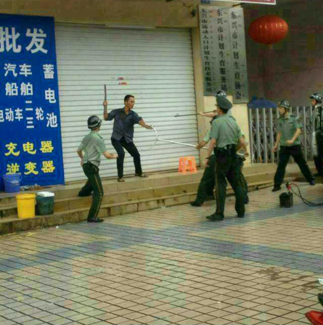 廣西東興一男子計生局持刀行兇 官方回應確有此事