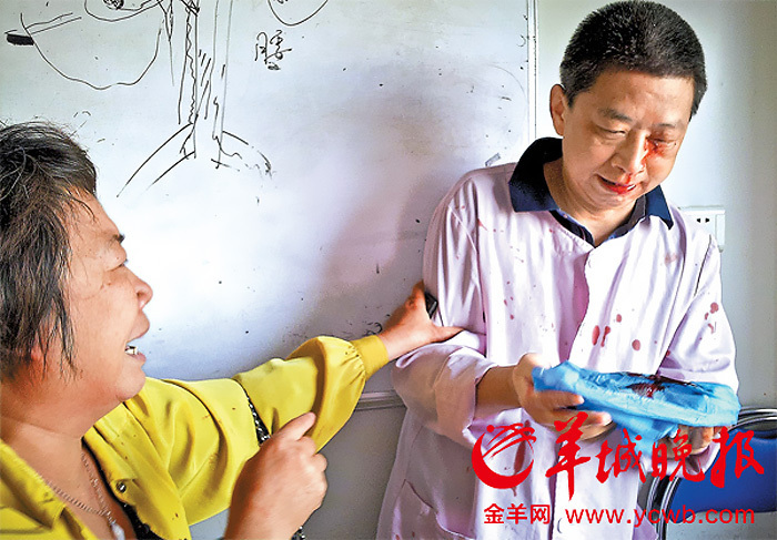 廣醫(yī)二院“抗非”英雄醫(yī)生被圍毆 因家屬欲運尸被拒