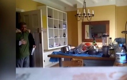 兒子數(shù)學(xué)終于及格 英父親獲知后喜極而泣