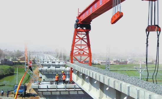 “八出省四出境” 云南省加快鐵路大通道建設