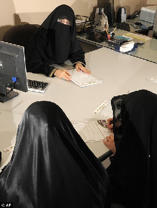 沙特舉行“美德”小姐大賽 不論容貌評委無男性