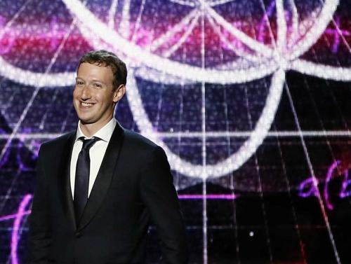 扎克伯格公布新年計劃:每兩周讀一本書