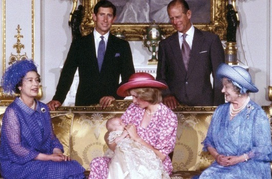 “彩虹女王”的帽子情結