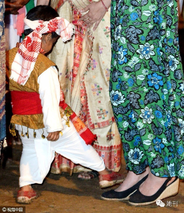 她貴比英女王，卻穿幾百塊的衣服美翻東南亞！